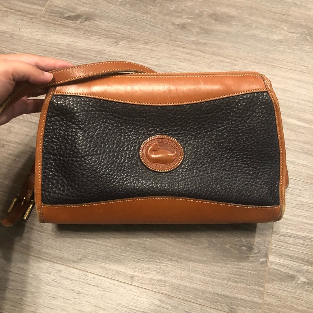 Vintage Dooney & Bourke crossbody bag